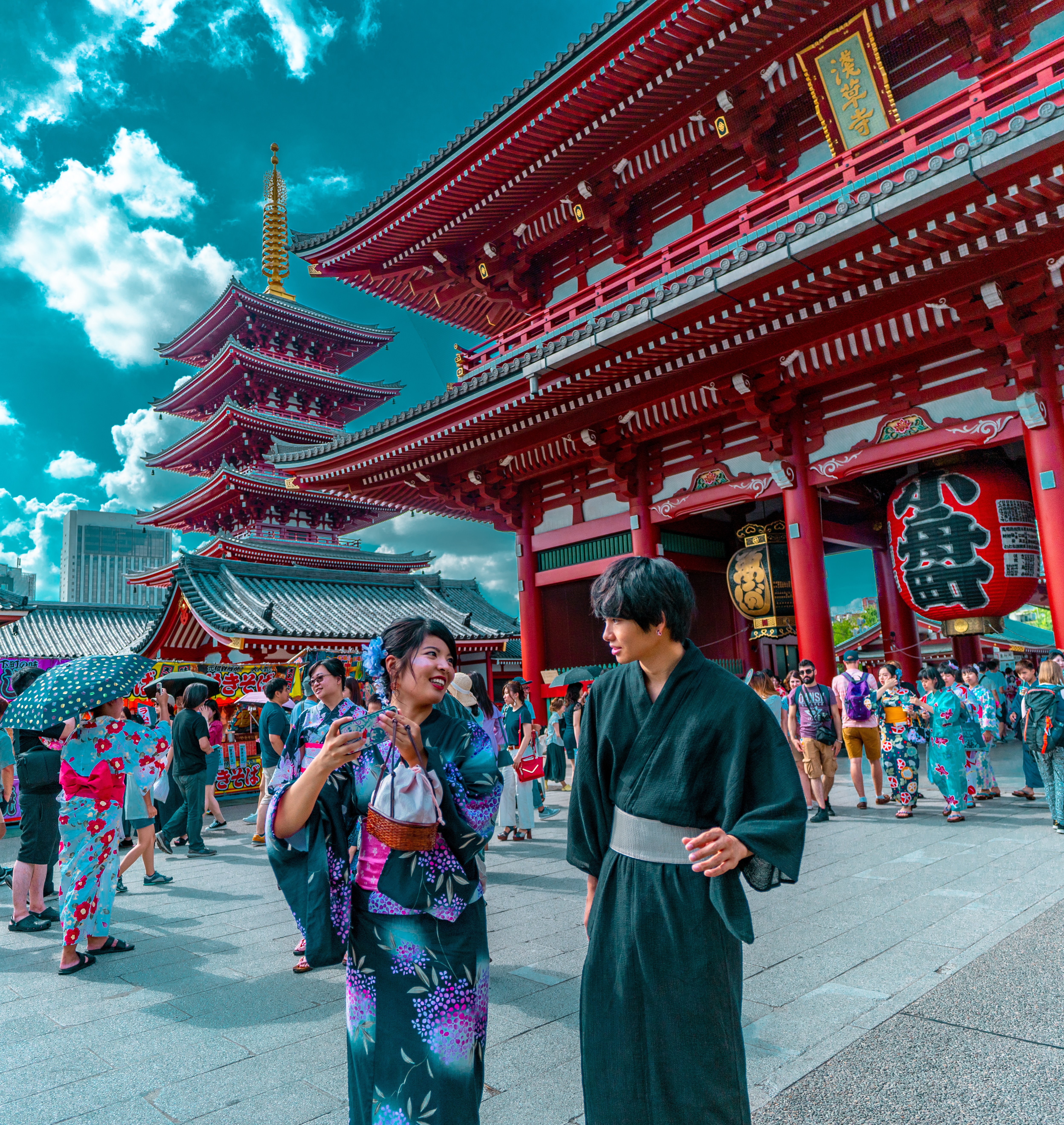 A couple wearing a yukata at the Asakusa temple in Tokyo